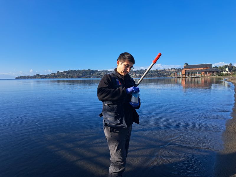 Monitorean aguas del Lago Llanquihue en la comuna de Frutillar