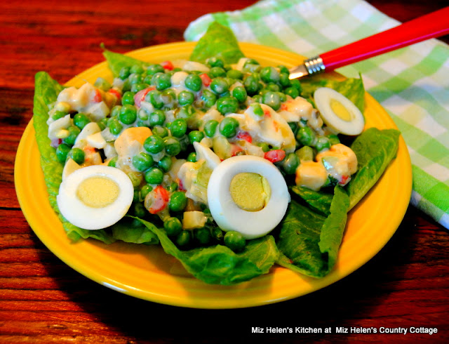 Nana's Green Pea Salad at Miz Helen's Country Cottage