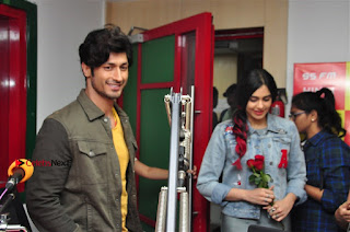 Vidyut Jamwal Adah Sharma Commando 2 Movie Team at Radio Mirchi 95  0050.jpg