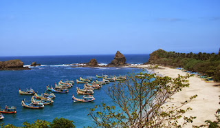 pemandangan pantai papuma