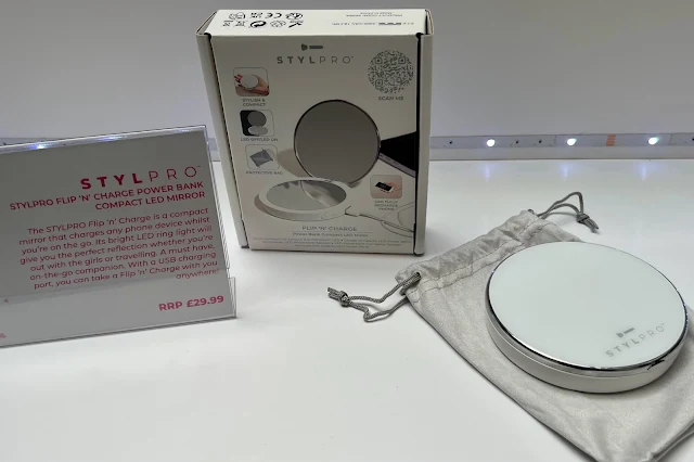 STYLPRO Flip 'n' Charge Power Bank LED Mirror next to packaging and short description