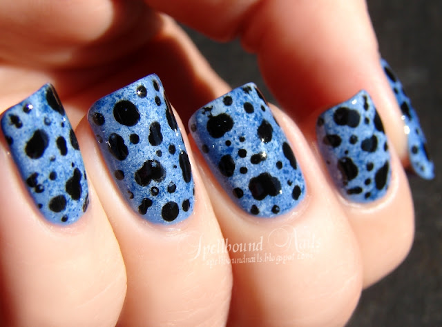 nails nailart nail art nailpolish polish mani manicure Spellbound ABC Challenge f is for frog Poison Dart dots spots blue China Glaze First Mate Secret Peri-Wink-Le sponge sponged sponging gradient speckled speckles speckle