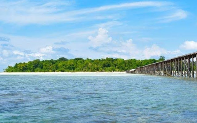 Pantai di Pulau Sangalaki Kalimantan Timur