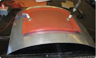 Self-sealing vacuum bag with heater element Aircraft composite structures and components repair