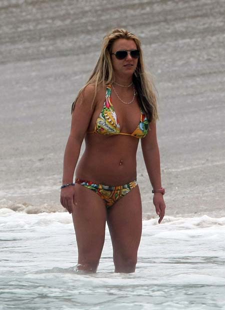 britney on beach 340 AM Posted by SazzaD No Comment