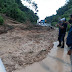 Transporte Barahona-Pedernales paralizado por deslizamiento de tierra.