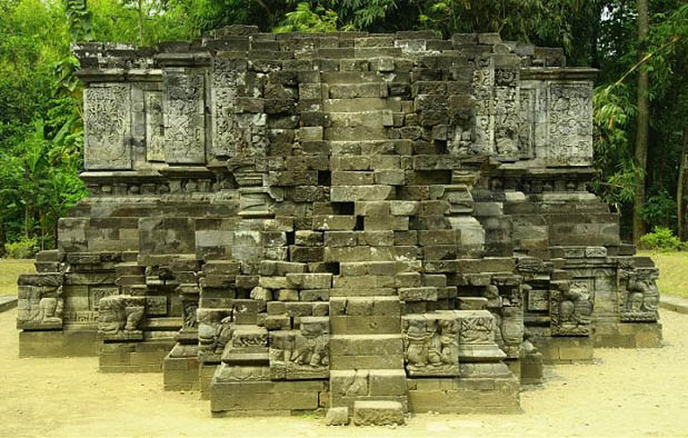 Kerajaan Majapahit adalah sebuah kerajaan besar yang tumbuh dan berkembang di Nusantara pa 9 Candi Peninggalan Kerajaan Majapahit, Gambar, dan Isinya