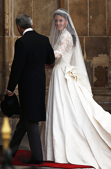 Eversince her engagement Ms Middleton kept mum on her wedding dress