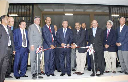 Leonel Fernandez inaugura mercado en San Cristóbal, RD