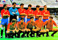 Selección de ESPAÑA - Temporada 1989-90 - Chendo, Zubizarreta, Michel, Villarroya, Jiménez y Fernando; Butragueño, Manolo, Milla, Sanchís y Juanito - ESPAÑA 4 (Manolo, Butragueño, Juanito y Fernando), HUNGRÍA 0 - 15/11/1989 - Mundial de Italia 1990, fase de clasificación - Sevilla, estadio Ramón Sánchez Pizjuán - Alineación: Zubizarreta; Chendo, Juanito, Sanchís, Jiménez; Michel (Eusebio, 65'), Milla, Fernando, Villarroya; Manolo (Julio Salinas, 65') y Butragueño