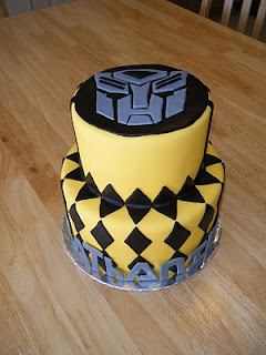 Transformer Birthday Cake on Cassy S Cakes  Bumble Bee Transformer