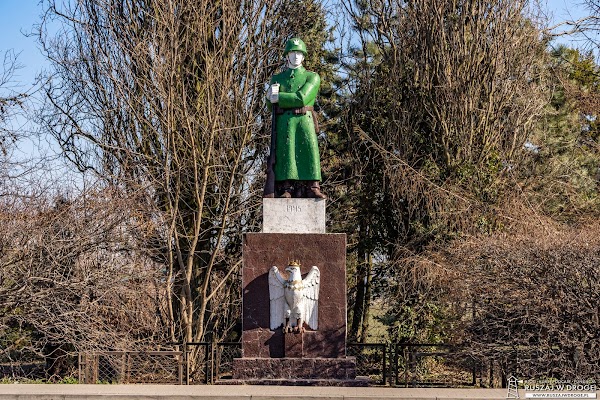 pomnik żołnierza polskiego w Nebrowie Wielkim