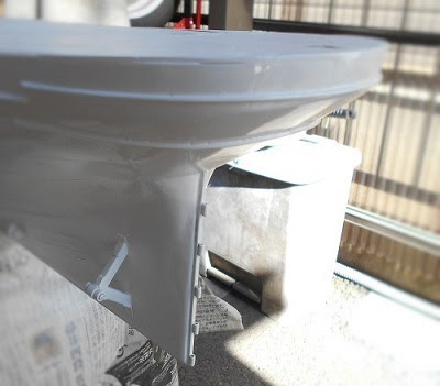 白く塗装した日本丸の船尾