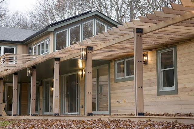 Wooden Sustainable House by Jendretzki