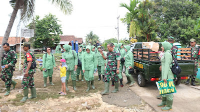 Jum'at Berkah Di Lokasi Bencana Banjir Karangligar