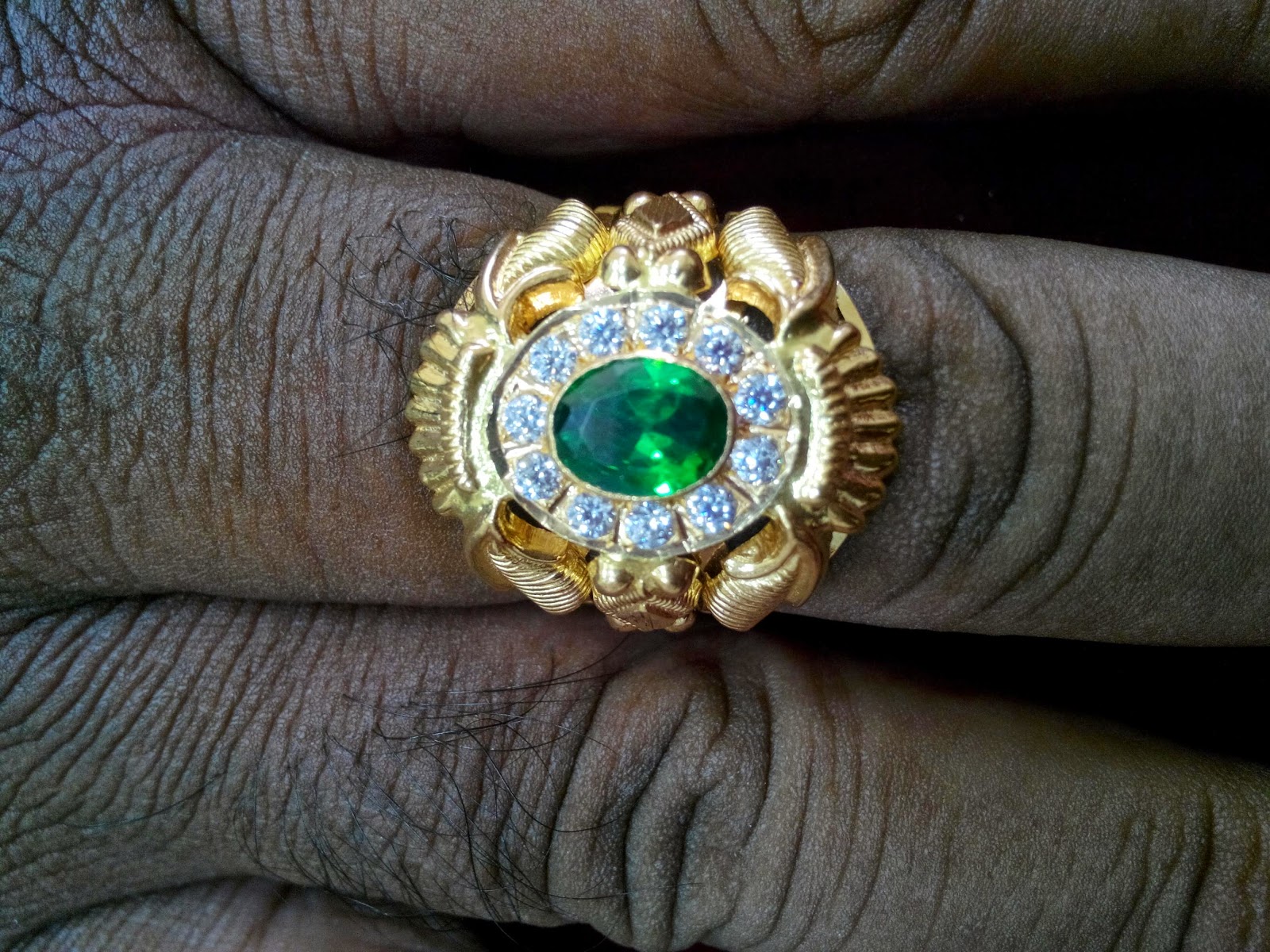 18K Yellow Gold Colombian Emerald & Diamond Ring | cali-jewelers