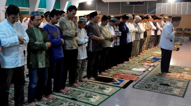 BOLEH GAK SICH SOLAT TARAWEH NGEBUT SECEPAT KILAT 