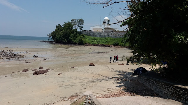 Pantai Sri Purnama