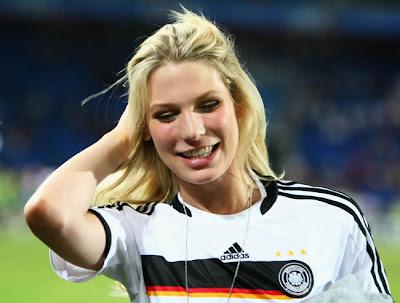 Bastian Schweinsteiger Sexy Girlfriend