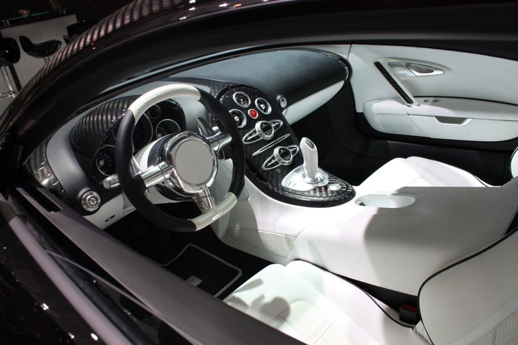 Cool Cars: Bugatti Veyron interior
