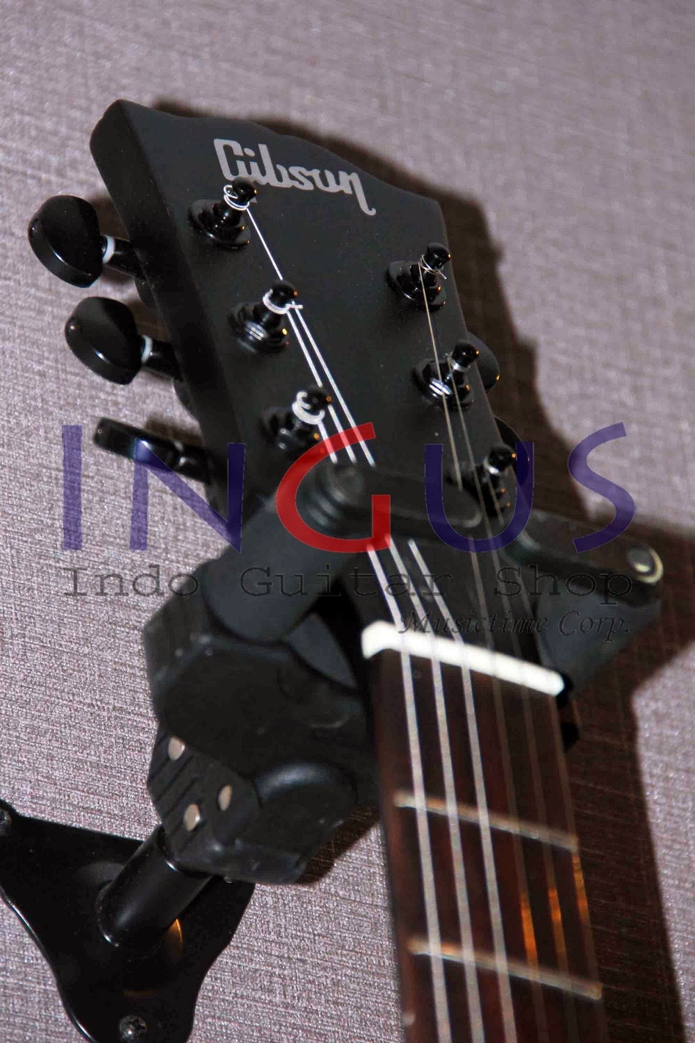 Jual Gitar: Gibson Black Hollow Custom