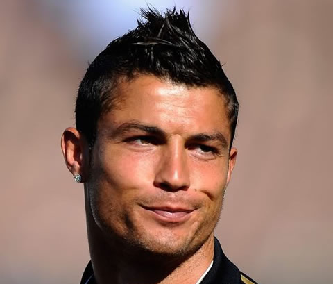 Home Hair Cuts on Cristiano Ronaldo Real Madrid  Cristiano Ronaldo Haircut Pics 2012