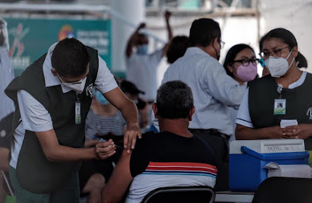 Inicia Vacunación en Cancún: Cientos de adultos +60 en la fila, se aplicarán más de 6 mil dosis