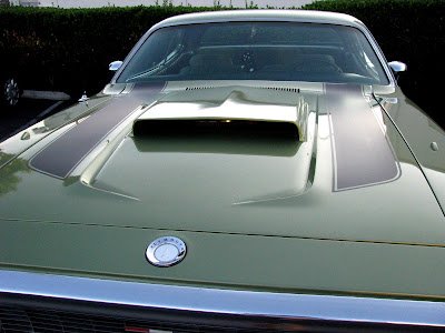 Plymouth Satellite 1972 or 73 very well done restification cool hood