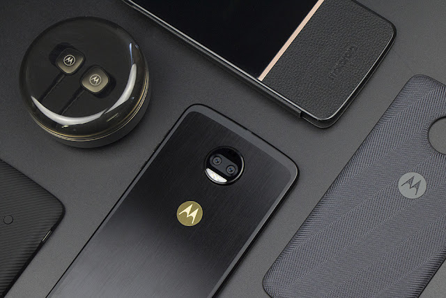 Moto Z 2018 Unboxing Photos: The Most Premium Motorola Phone