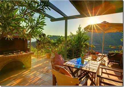 Villa_Prikonas_dine_al_fresco
