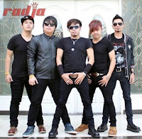 Berikut ini adalah single dari album terbaru 2013 - http://www.golagu.com/