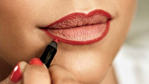 how-to-make-your-lips-look-bigger-with-lip-liner