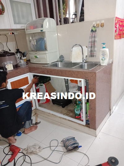  Lemari  Bawah  Tangga  Aluminium  dan Kitchen Set Aluminium  