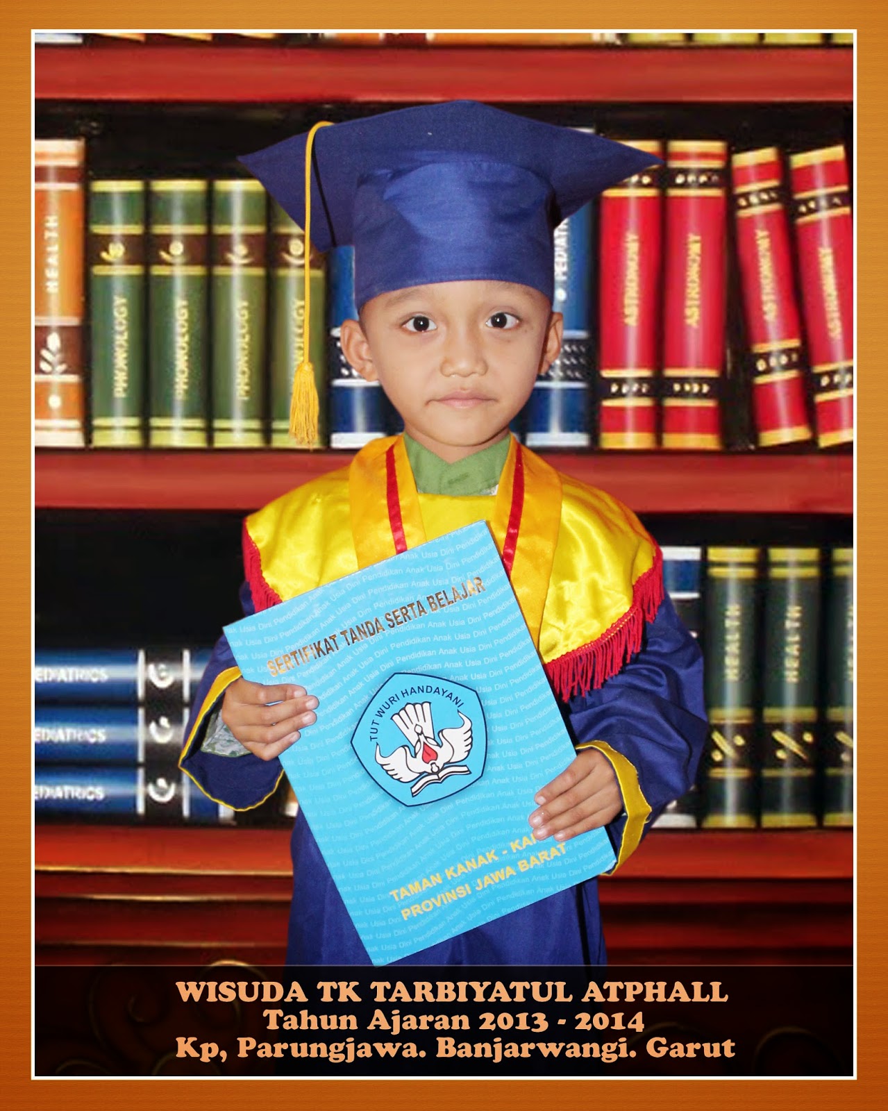  58 Gambar  Karikatur Anak  Tk  Wisuda Karitur