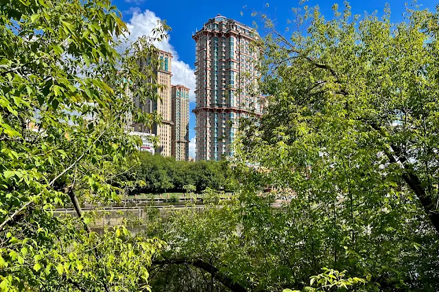 устье реки Химки – парк «Москворецкий», канал имени Москвы, набережная, нижняя причальная стенка шлюза № 8, жилой комплекс «Алые паруса»