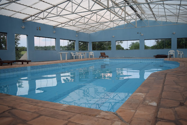 Piscina climatizada para aproveitar o fim de semana em São Roque