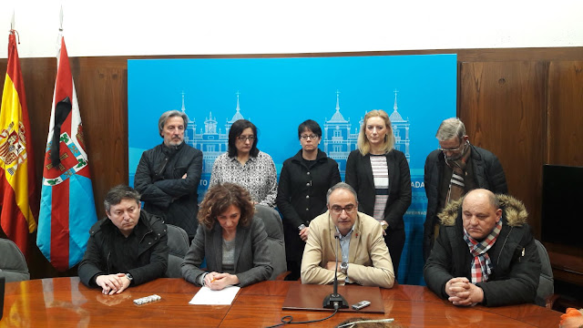 Rosa Luna y Ruth Santín (Cs) en la declaración institucional por el fallecimiento de César López Gavela