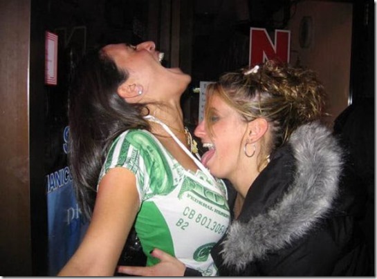 motorboating-girls-hot-34