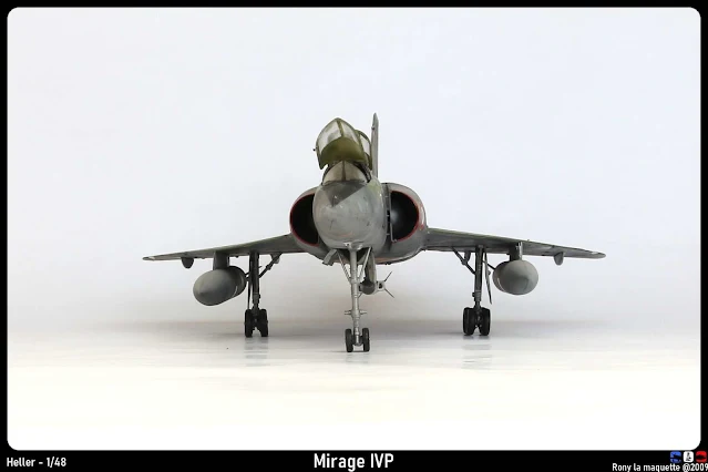 Maquette du  Mirage IV P d'Heller au 1/48.
