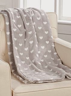 http://www.simons.ca/simons/product/6766-2132200/Pure+White/Heart+dot+throw++130+x+180+cm?/en/&catId=c1155&colourId=99