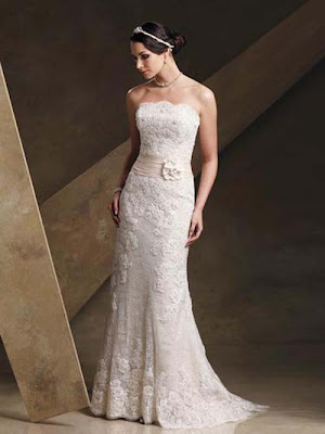 Are you amazed by the Swarovski crystal lace bodice wedding dress