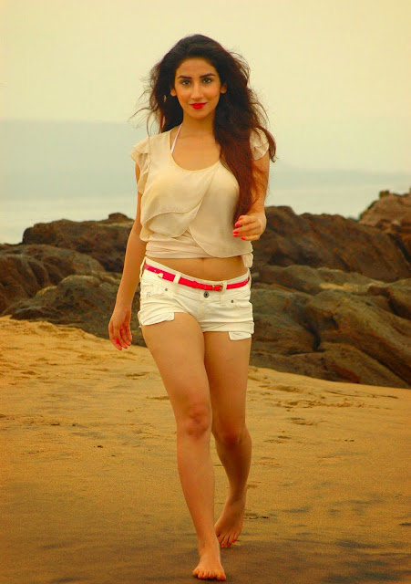 Hot Parul Gulati beach photoshoot