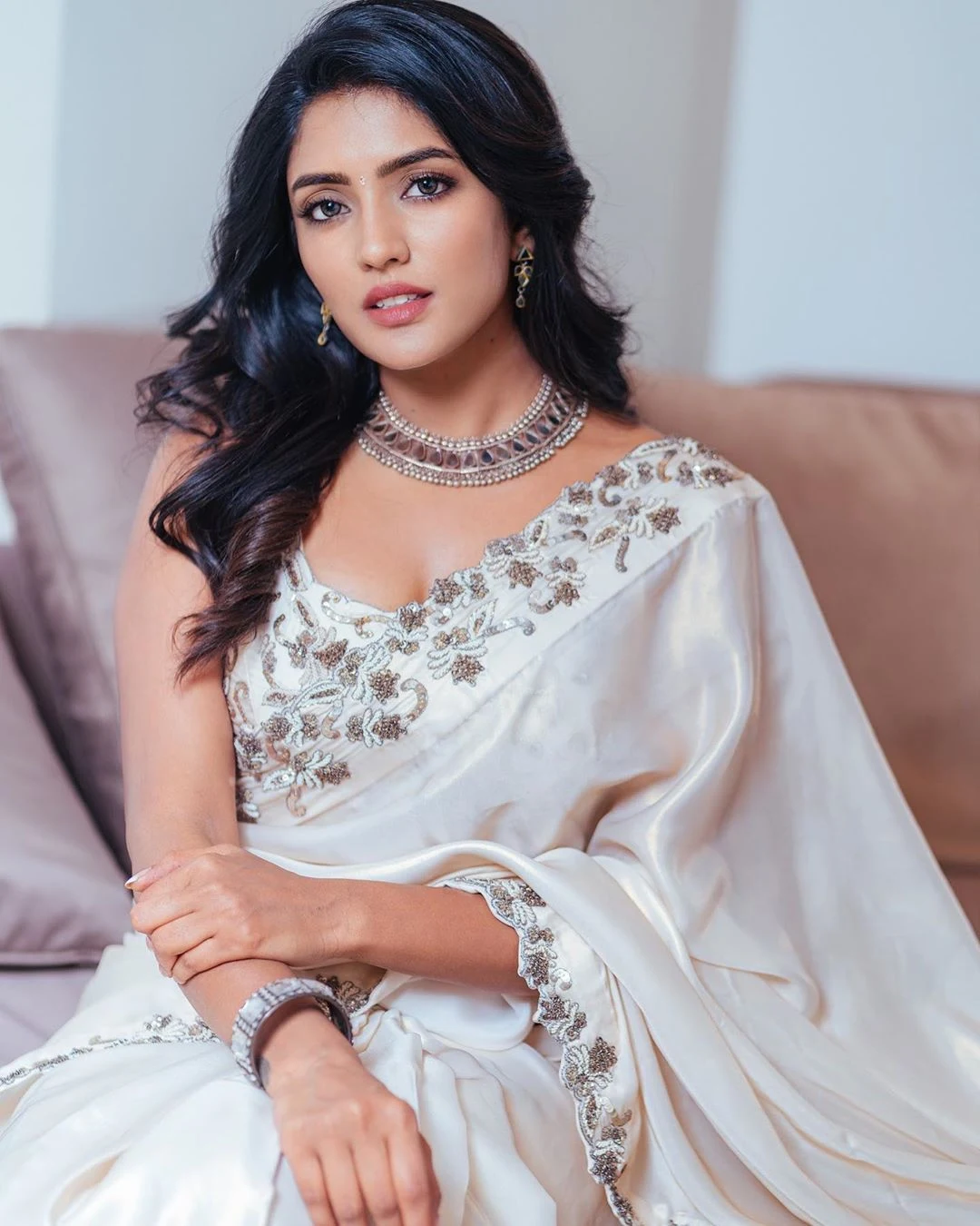 Actress Eesha Rebba Beautiful Exclusive White Saree Pics