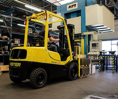 Xe nâng dầu diesel Hyster 3 tấn