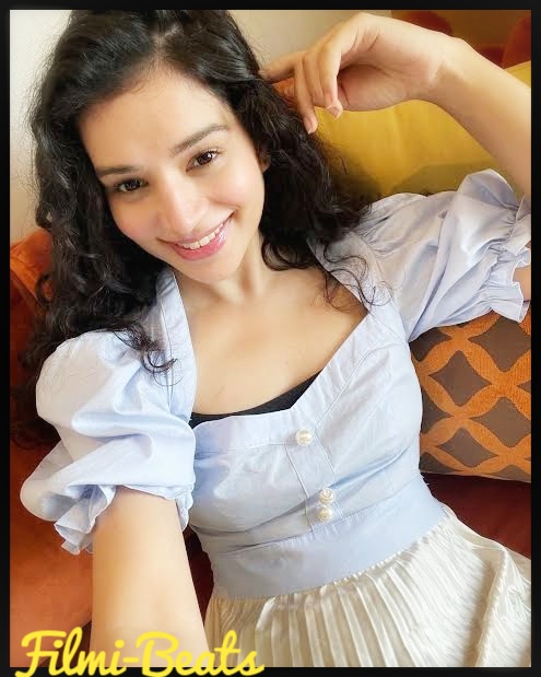 Sukirti Kandpal wallpaper and biography