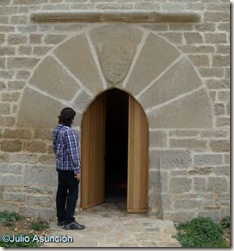 Entrada de la torre de Olcoz
