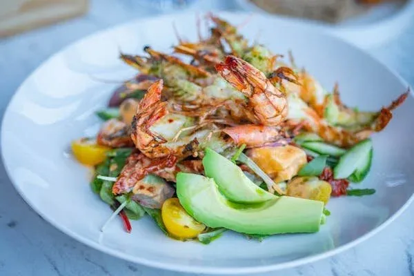 ensalada de camarones