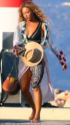 PHOTOS:- Beyonce, Jay Z, their daughter enjoying vacation in Nice