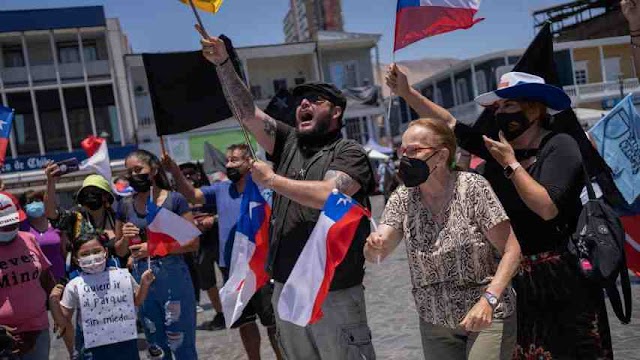 Camioneros paralizan norte de Chile contra migración irregular