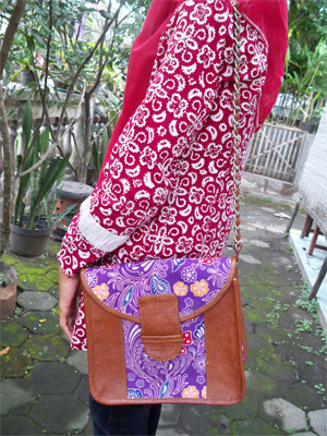 clutch batik kulit